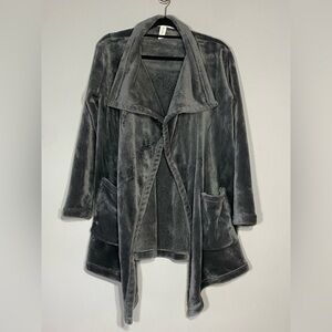 Ladies Hue S/M Gray Cardigan
Waterfall, open 
Pockets, soft
Excellent Condition